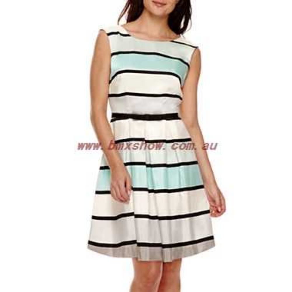 Danny & Nicole fit & flare dress